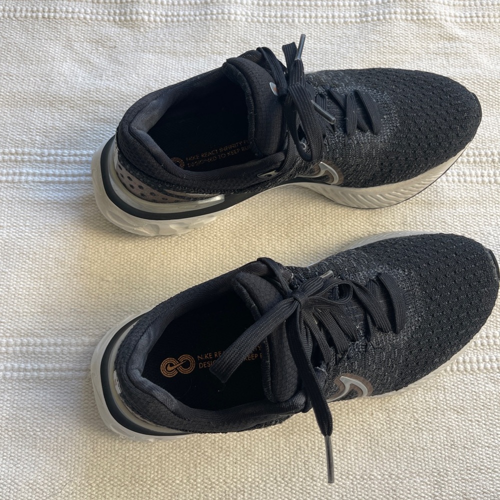 NIKE - WOMENS SIZE 8 - Picture 7 of 10